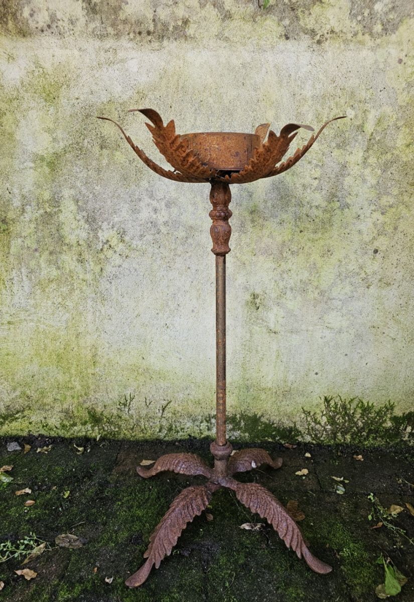 Fakkelholder med fot i rust 67cm h